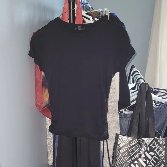 Dynamite T-shirt - Picture 3 of 5